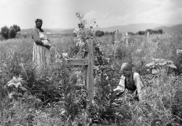 Yamazoe Saburo.
Romanovka Cemetery. Agafia Feopentovna Kalugina (left) and Irina Bodunova at the grave of Yelisei Kalugin.
Romanovka village, Manchuria.
1938–41.
Arseniev State Museum of Primorsky Region in Vladivostok