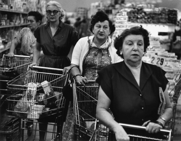 Уильям Кляйн.
4 женщины, супермаркет, 1955.
Серебряно-желатиновый отпечаток.
Собрание автора