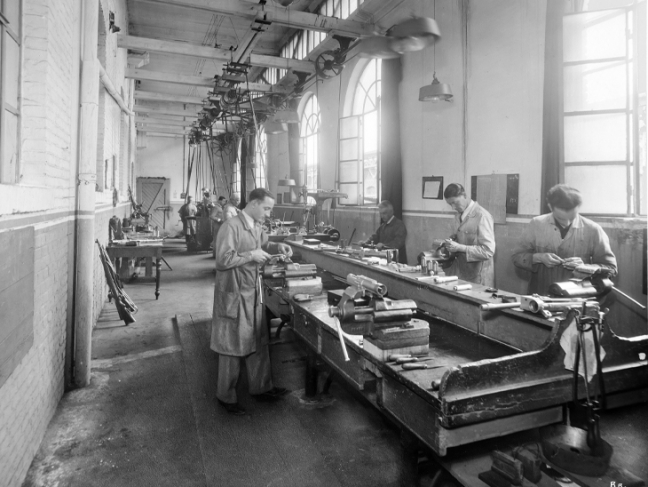 Girolamo Bombelli.
S.M.I. (Società Metallurgica Italiana). Artillery workshop, decoration.
Factory in Brescia
1930—1940
© Collezioni ICCD, Roma