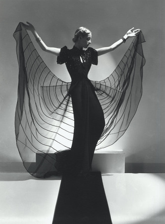 Horst P. Horst.
Helen Bennett – Spider Dress. 
1939. 
Courtesy H.P. Horst Estate, Volker Diehl Gallery, Berlin