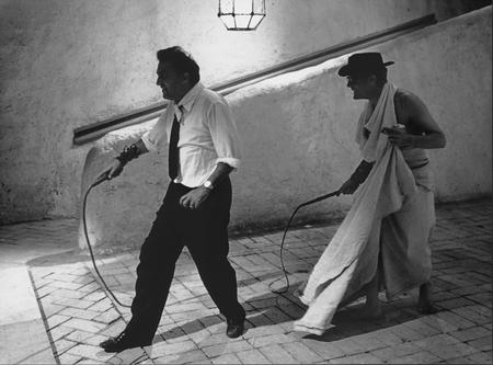 Tazio Secchiaroli.
Federiko Fellini and Marcello Mastrojani on shootings of film “8 1/2”. 
1963. 
©Tazio Secchiaroli fund