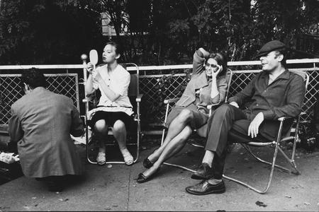 Tazio Secchiaroli.
Lyudmila Saveljeva, Sophia Loren and Marcello Mastrojani on shootings of film “Sunflowers”. 
1969. 
Ukraine 
©Tazio Secchiaroli fund