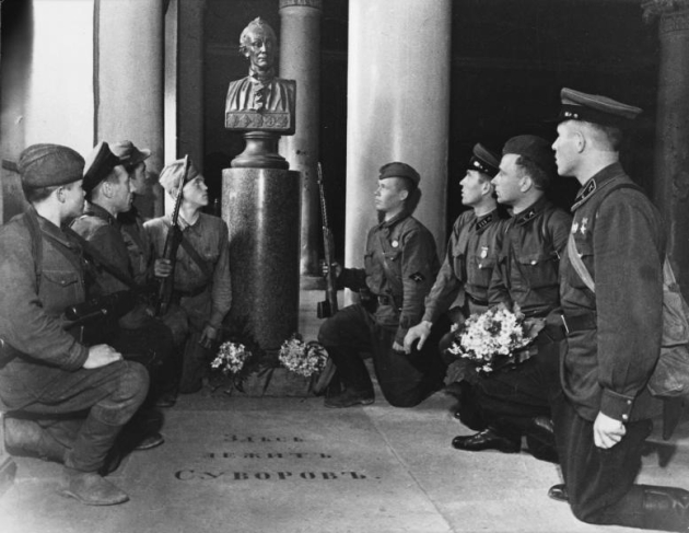 Борис Кудояров7
Ленинград в блокаде. Клятва
Ленинград. 1941 год.
Собрание МАММ.
