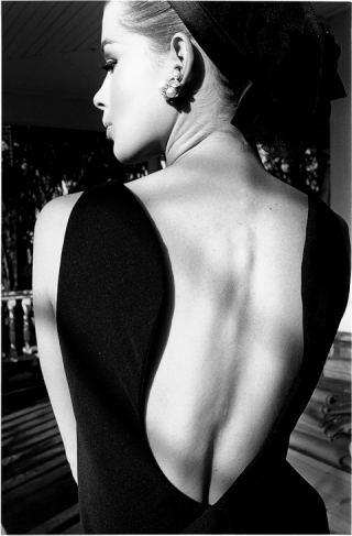 Jeanloup Sieff.
Astrid’s back, Palm Beach, Harper's Bazaar, 1964
© Estate Jeanloup Sieff