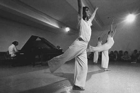 Claudio Abate.
The performance “Four Organs” by Steve Reich and his musicians with Laura Dean and her Dance Company. 
Author's collection, Italy