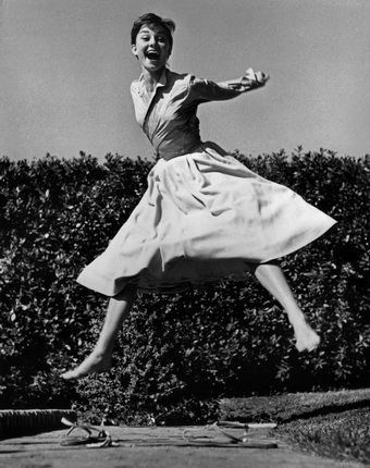 Audrey Hepburn, 1955 © Philippe Halsman / Magnum Photos