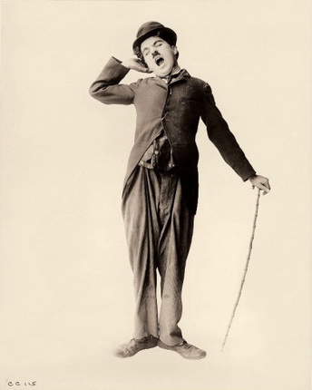 Чарли позирует (около 1915).
© Bubbles Inc., предоставлено NBC Photographie, Париж
