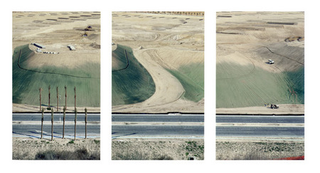 Stephane Couturier.
San Diego, Olympic Parkway, n°1, triptych. 
2002. 
Fonds National d’Art Contemporain (FNAC)