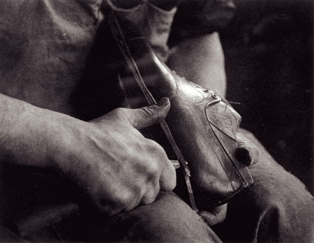 Leonid Shokin.
“Shoemaker” series. 
1932. 
Private collection