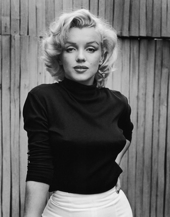 Alfred Eisenstaedt.
Portrait of American actress Marilyn Monroe (1926 - 1962) as she poses on the patio outside of her home. 
Hollywood, California, May 1953.
© Alfred Eisenstaedt // Time Life Pictures / Getty Images