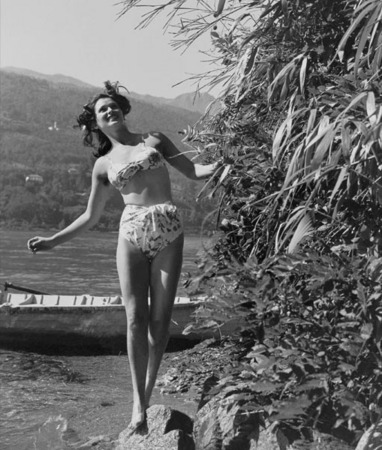 Federico Patellani.
Lucia Bosé (pseudonym of Lucia Borloni), beauty pageant Miss Italy. Stresa (Verbania). 
1947