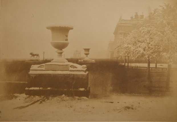 Ivan Bianchi.
St. Petersburg. Admiralty Embankment
In the foreground the vases on Petrovsky Quay, behind them a lion on Palace Quay. In the distance the Jordan temporary construction can be seen 
Albumen print, 1854.
© Jean Olaniszyn, Archivio Ivan Bianchi
