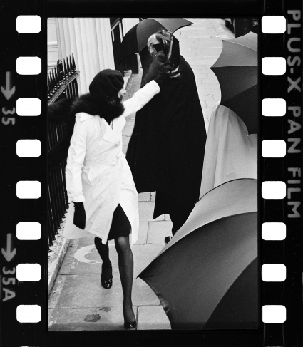 Jim Lee.
Umbrella / Slap.
1974.
Artist’s collection.
© Jim Lee