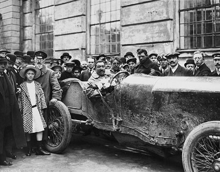 Unknown author.
Group of Participants of 4-th International Autoexhibition at the Racing Automobile. St.-Petersburg. 
1913. 
Collection of the gallery “Tondo”