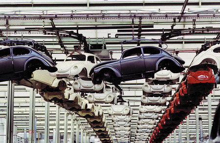 Manufacturing of “Beetle” at plant in Mexico. 
Volkswagen AG Archives
