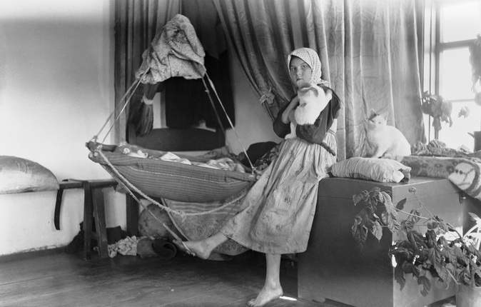 Yamazoe Saburo.
Marfa Kalugina nursing her niece Irinushka.
Romanovka village, Manchuria.
1938–41.
Arseniev State Museum of Primorsky Region in Vladivostok