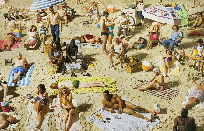 Alex Prager. 
Face in the Crowd: Crowd #3 (Pelican Beach), 2013.

Courtesy Alex Prager Studio and Lehmann Maupin, New York, Hong Kong, and Seoul.