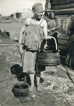 L.V. Kostikov, A.N. Pavlovich.
The woman with a bucket. Russian. 
1910. 
Collection of the Russian Ethnographic museum, St.-Petersburg