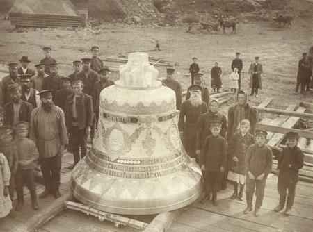 Unknown author.
Installation of a bell on Troitckaya churche in honour of the 500-anniversary of Ples. 
1911. 
Collection of Ples museum-reserve