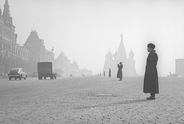 Red Square. Moscow, 1959. Silver-gelatin imprint. Collection of MAMM