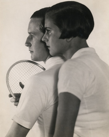 Martin Munkacsi.
Tennis player Gottfried Freiherr von Cramm and his wife Elisabeth.
1930.
In: Berliner Illustrirte Zeitung 45/1930.
Vintage print.
Courtesy: ullstein bild