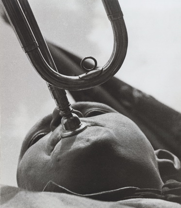 Alexander Rodchenko.
Pioneer- trumpeter. 1930.
Collection of the Moscow House of Photography Museum.
© A. Rodchenko – V. Stepanova Archive.
© Moscow House of Photography Museum