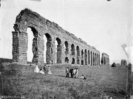 Pompeo Molins.
Aqueduct Claudio with posing models. 
About 1868. 
Museo di Roma - Archivo Fotografico Comunale, Italy