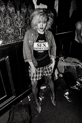 Stanley Greene. Ginger Coyote, editor and publisher of Punk Globe Magazine at On Broadway, San Francisco,
1984. Stanley Greene / NOOR