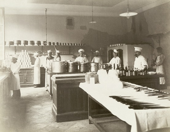 Unknown author.
Picture from a photo album of Arkhangelskoye. Large kitchen in the eastern annex of the palace,
1896–1897.
Arkhangelskoye State Museum-Estate