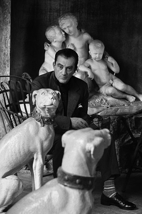 Agnès Varda.
Luciano Visconti, 1962.
The magazine ‘Réalités’ had sent me to Rome to take portraits of Luciano Visconti. He accepted me because he appreciated my film ‘Cleo from 5 to 7’. His real and fake dogs made no less impression on me than he himself, serious and restrained
Courtesy of the artist 
© Agnès Varda