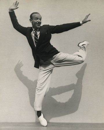 Martin Munkacsi.
Fred Astaire on his Toes. New York.
1936.
In: Life 28.12.1936.
Reproprint.
Courtesy: F.C. Gundlach Collection