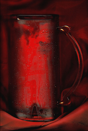 Светлана Пожарская.
Красная кружка. 
2005. 
© Светлана Пожарская