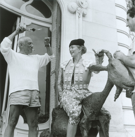 Jacques-Henri Lartigue.
Picasso and Jeanne Creff. Cannes. 
August, 1955. 
© Ministere de la Culture- France /AAJHL