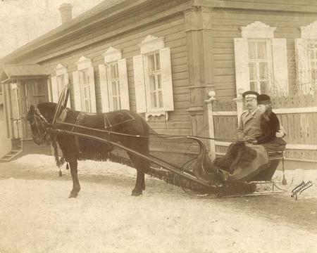 Unknown author.
Murom's notary B.S.Rusakov with the wife on sledge. Murom. 
The beginning of XX century. 
Collection of the Murom historical-art museum