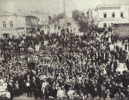 Unknown author.
Religious procession in Kovrov on the Market square. 
The beginning of XX century. 
Collection of Kovrov historical-memorial museum